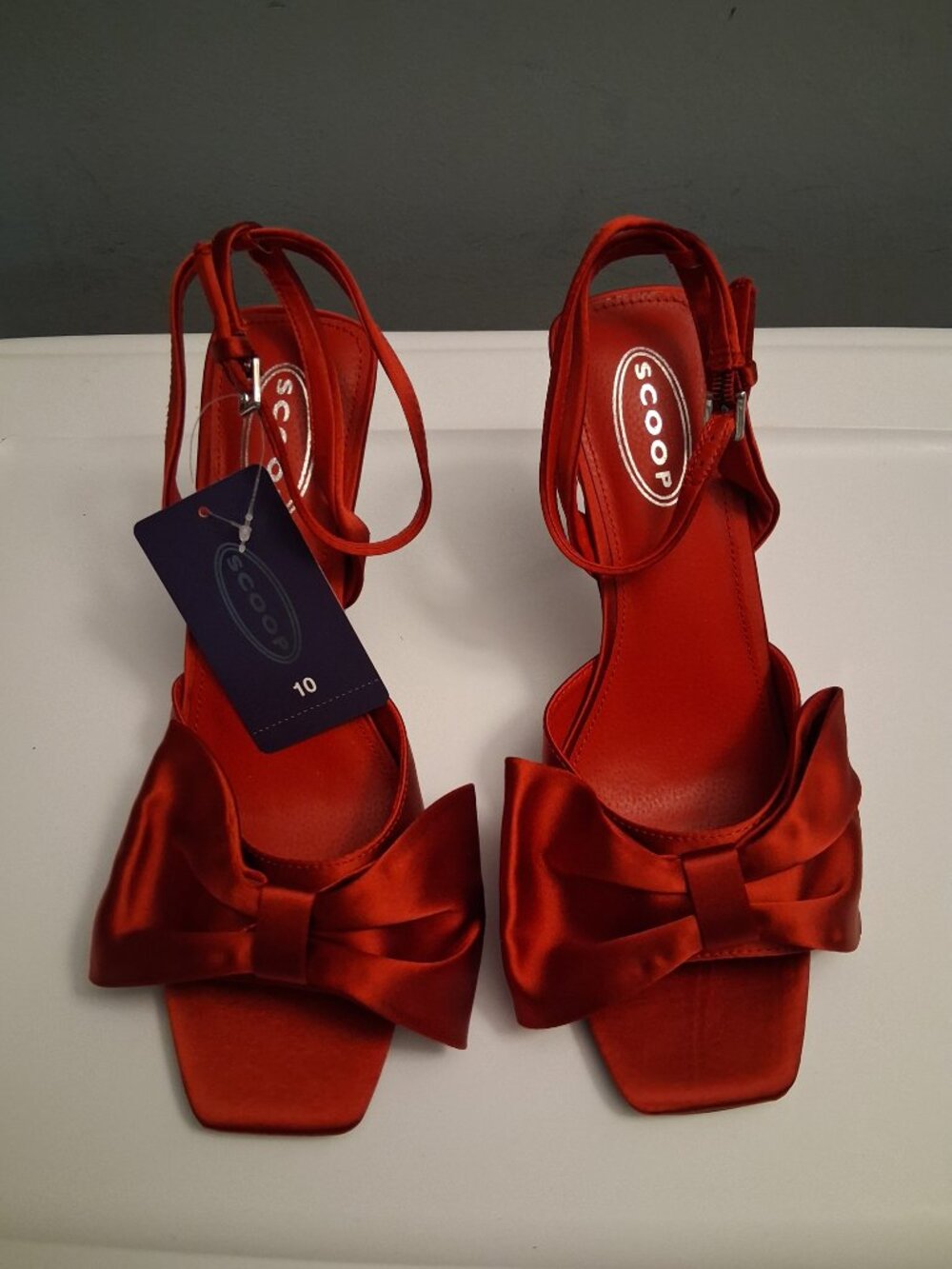 Scoop Women's Satin Bow Heels